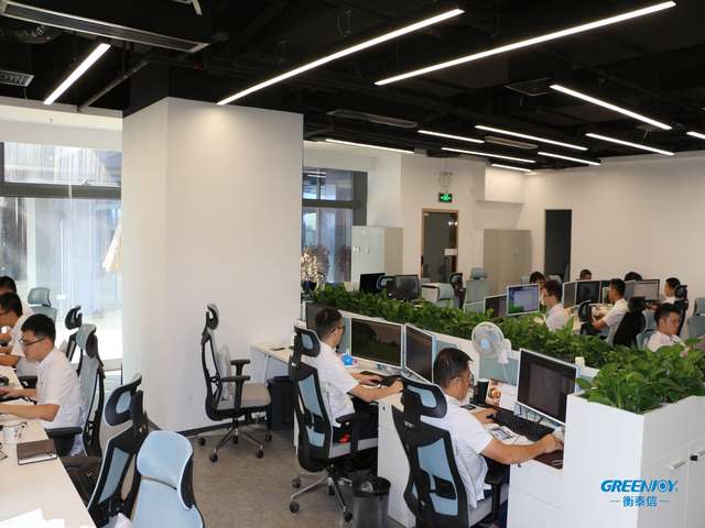 义乌箱包服装处理商家